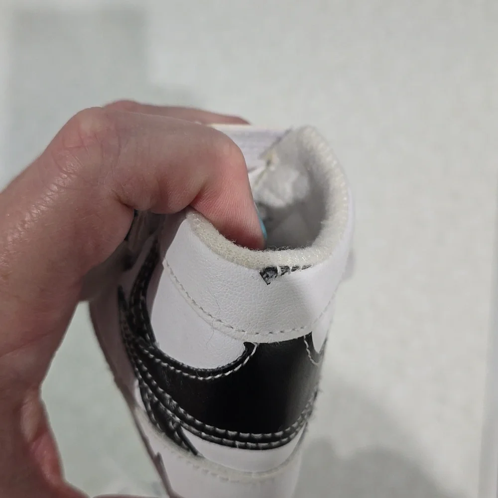 Fila crib shoes Size 5-8 months‎
